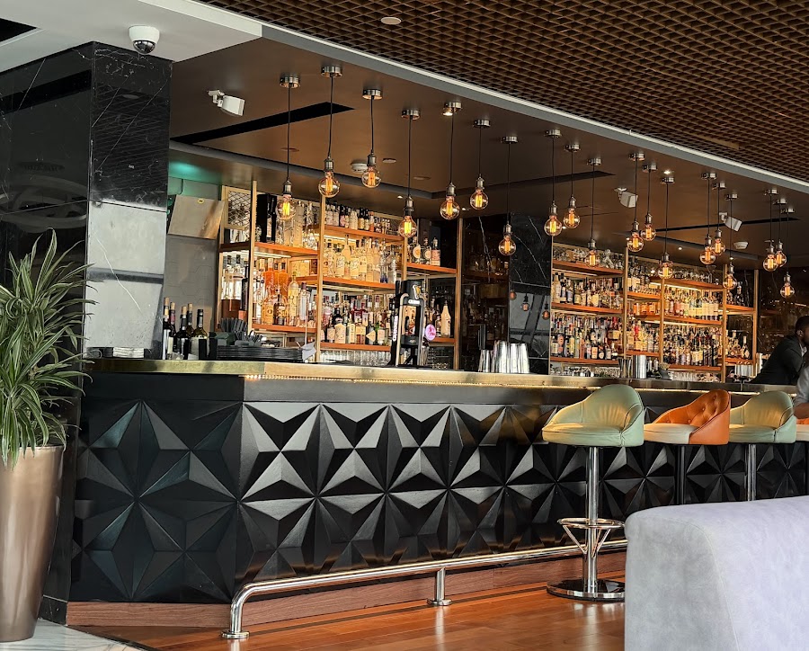Ray's Bar, Abu Dhabi