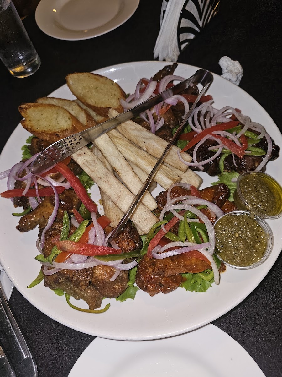 +233 Jazz Bar &amp; Grill, Accra
