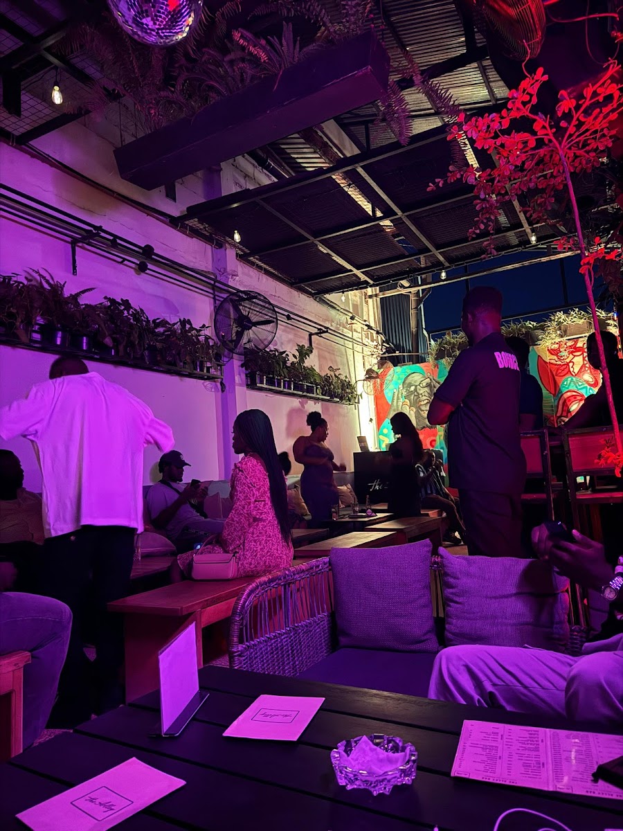 Alley Bar, Accra
