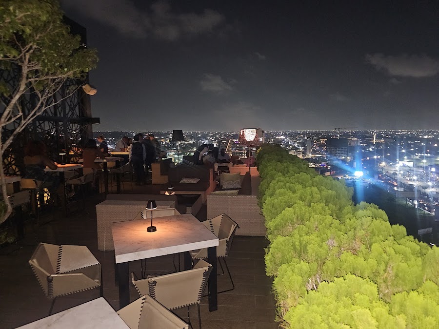 Skybar 25, Accra