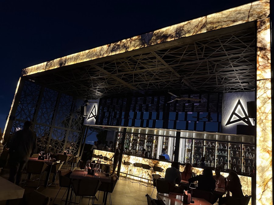 Skybar 25, Accra