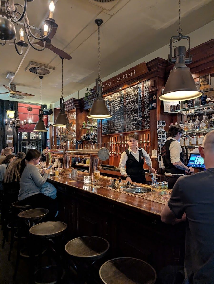Arendsnest bar service