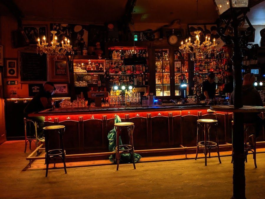 Bourbon Street Jazz Club bar service