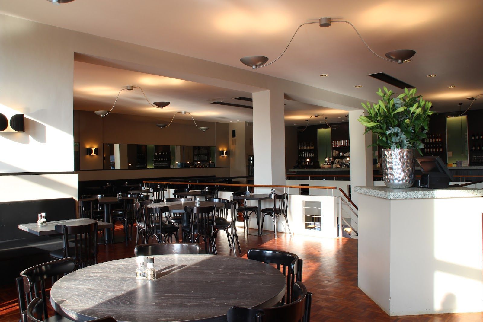 Cafe de Jaren Amsterdam bar interior