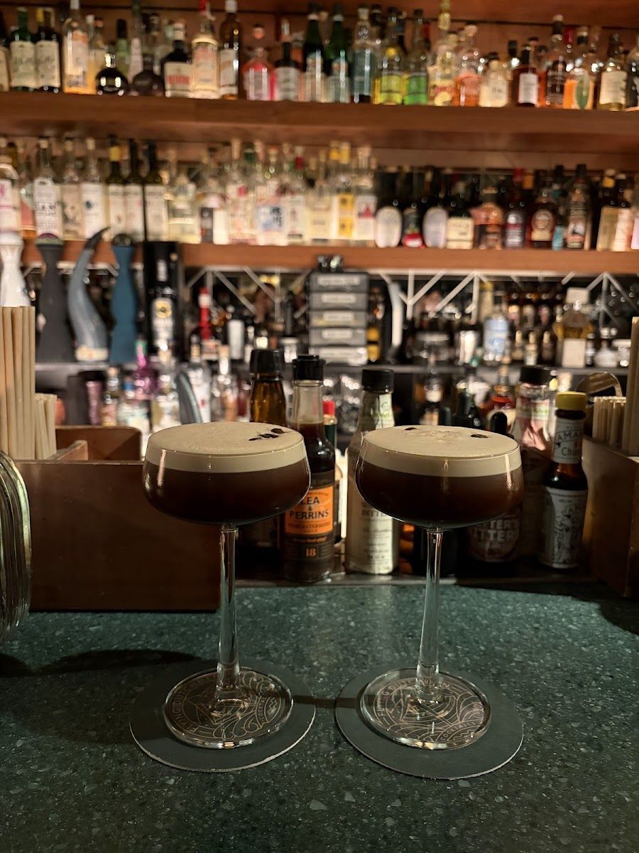 Flying Dutchmen Cocktails bar service