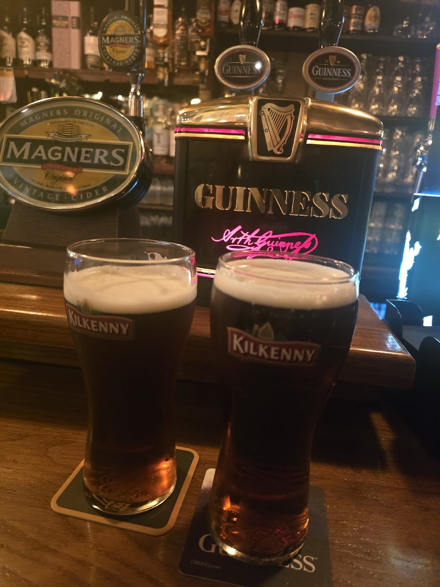 Mulligans Irish Music Bar Amsterdam pub atmosphere