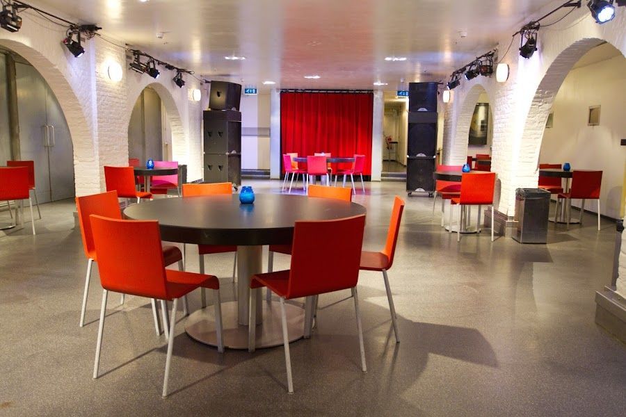 Paradiso Bar Centrum atmosphere