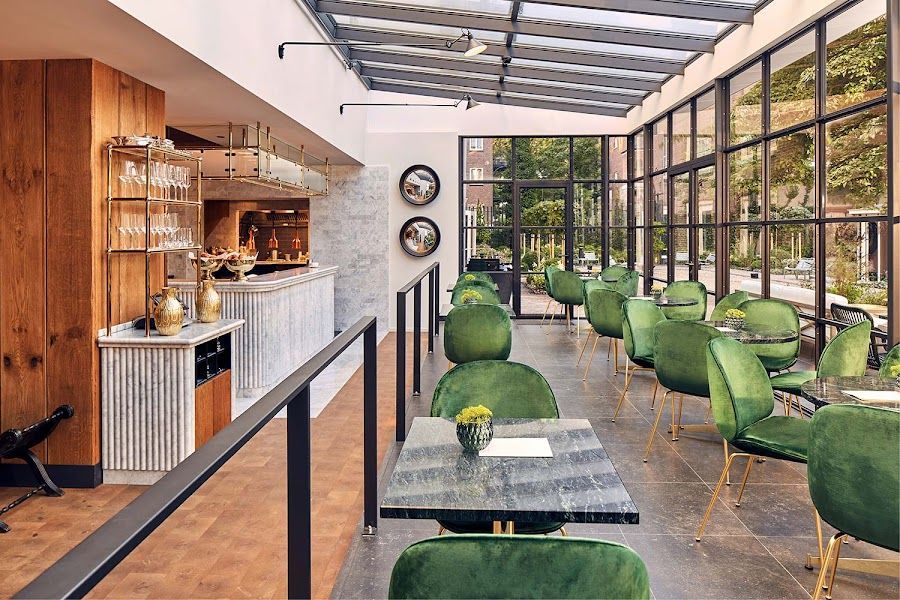 The Tailor bar service