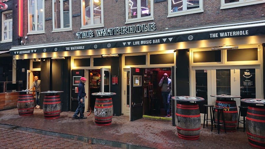 The Waterhole Centrum atmosphere