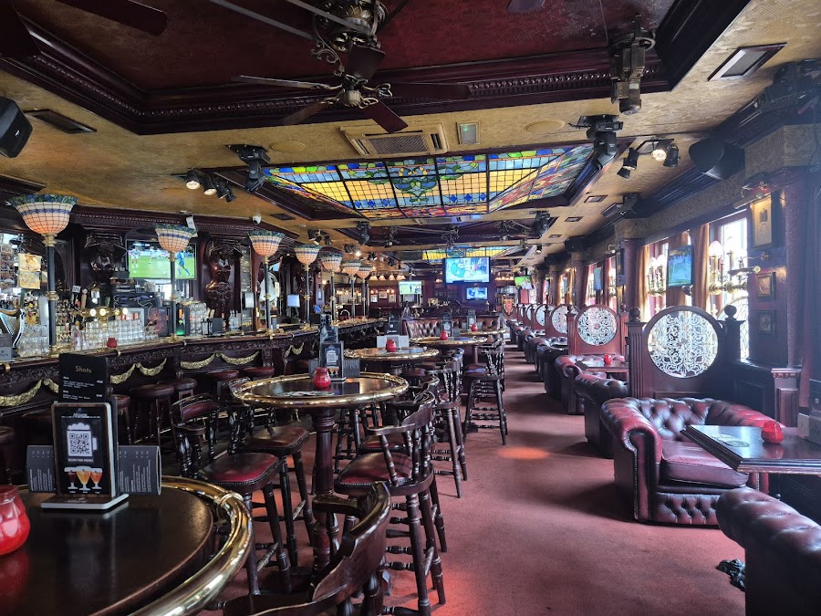 Three Sisters Pub Amsterdam pub atmosphere