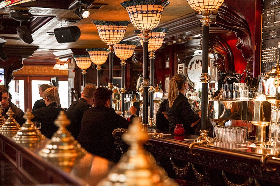 Three Sisters Pub Amsterdam evening service
