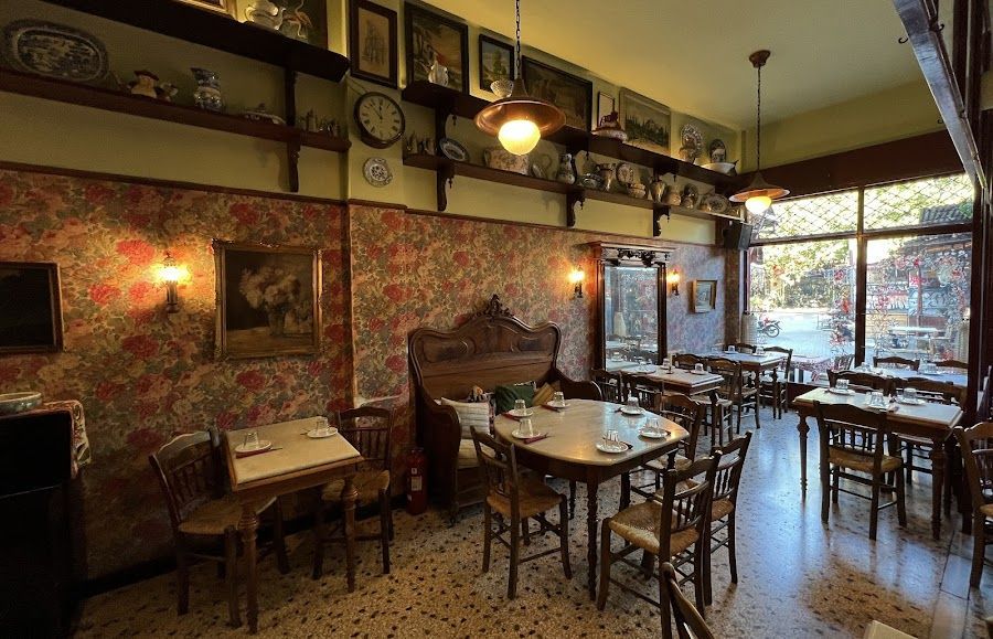 Cafe Avissinia Monastiraki atmosphere
