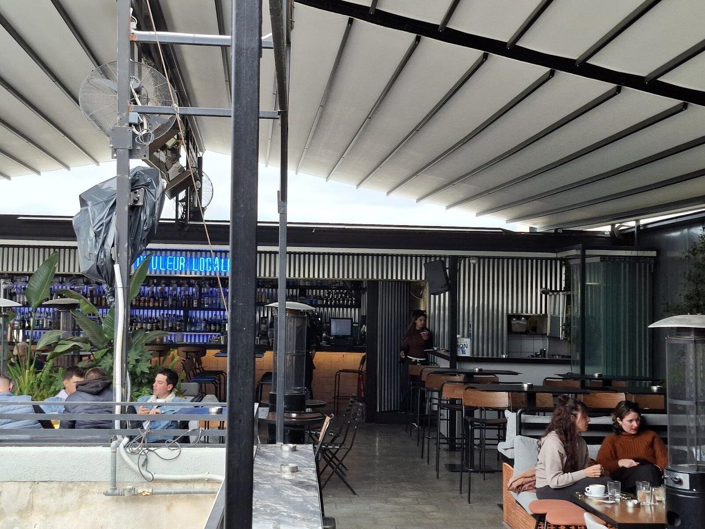 Couleur Locale, Athens