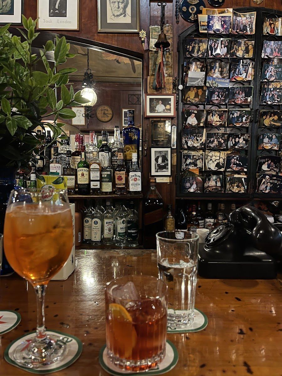 Galaxidi Cocktail Bar cocktail at the bar