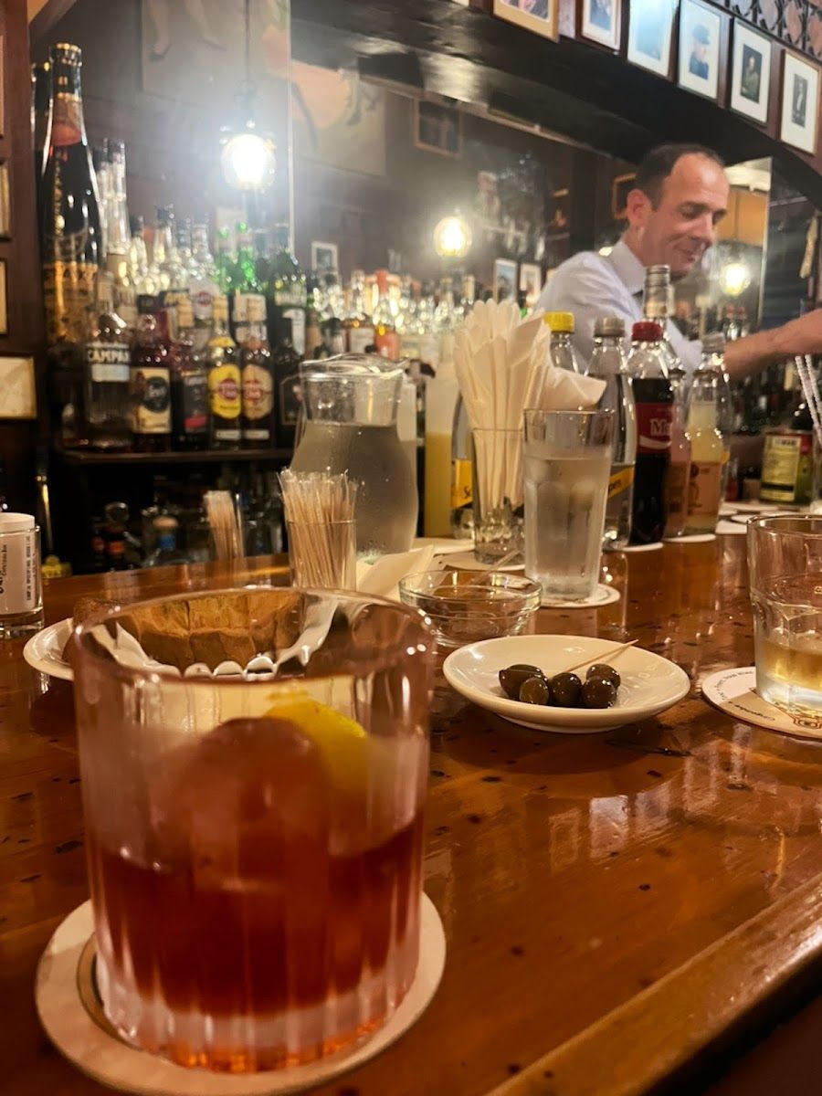 Galaxidi Cocktail Bar bar service