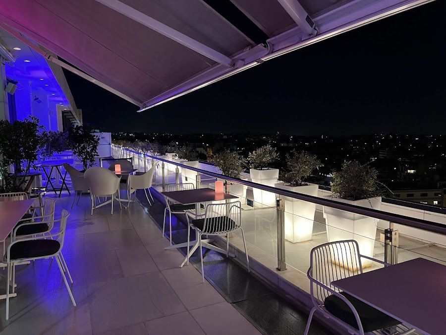 Galaxy Bar at Hilton Athens Ilisia atmosphere