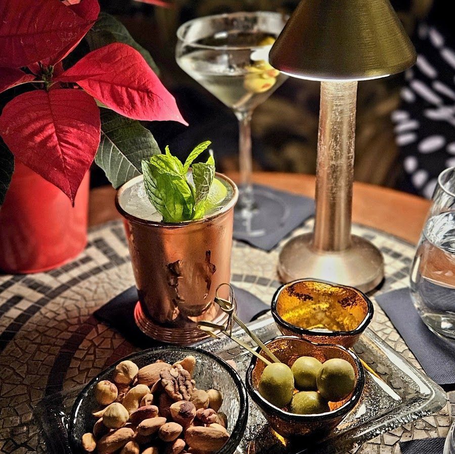 Alexander's Bar at Grande Bretagne Athens interior