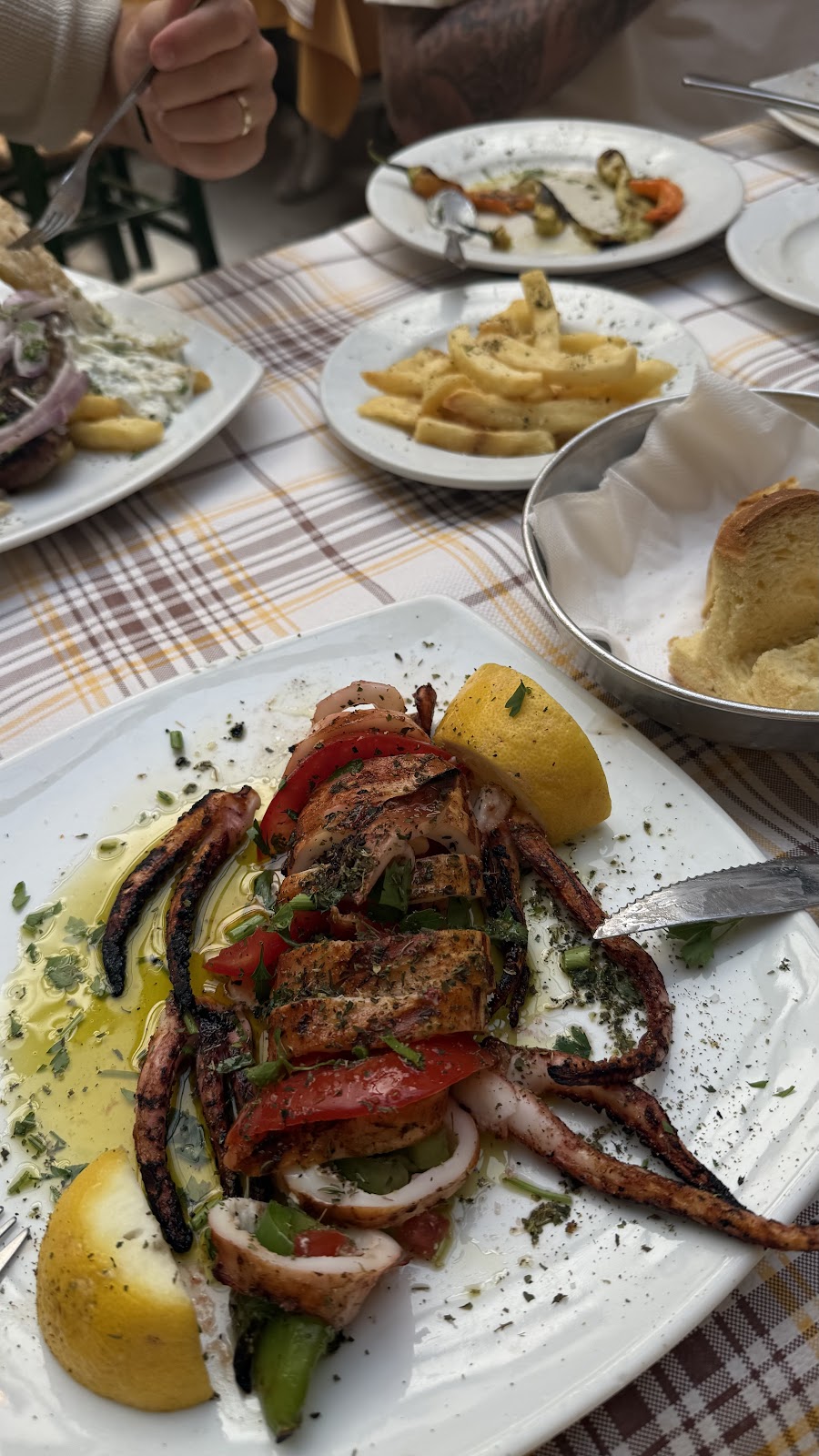 Booze Cooperativa Athens bar