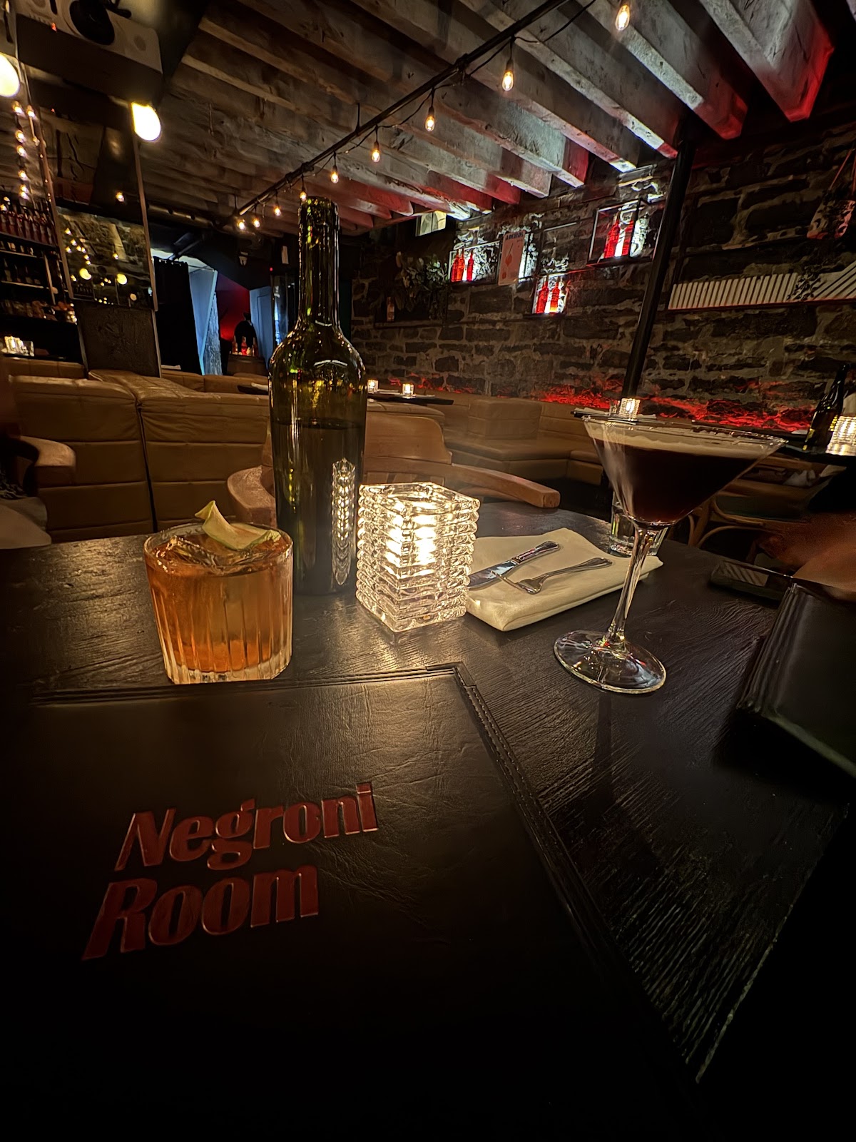 Negroni Room Plaka, Athens room detail 3