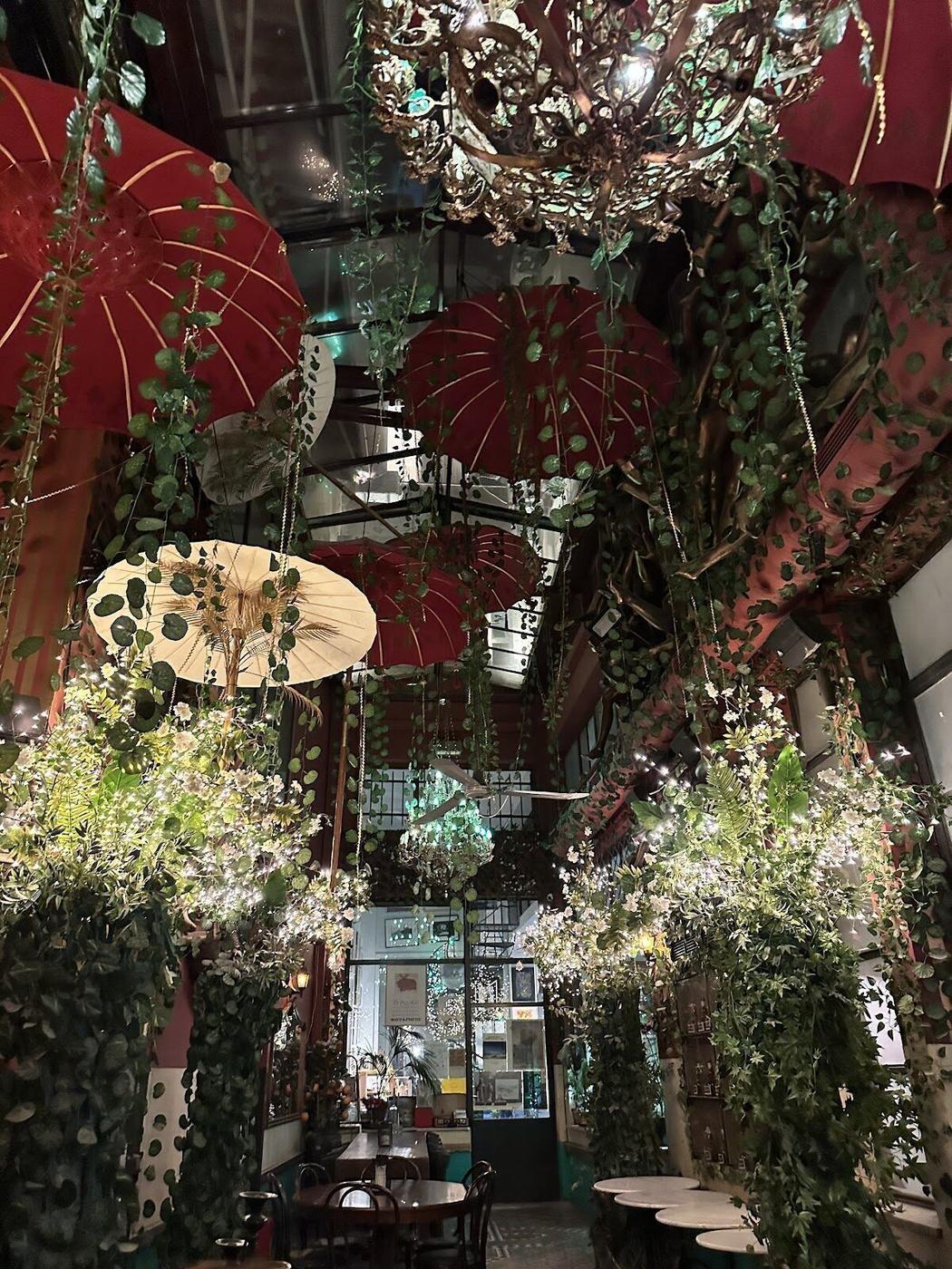 Noel, Athens