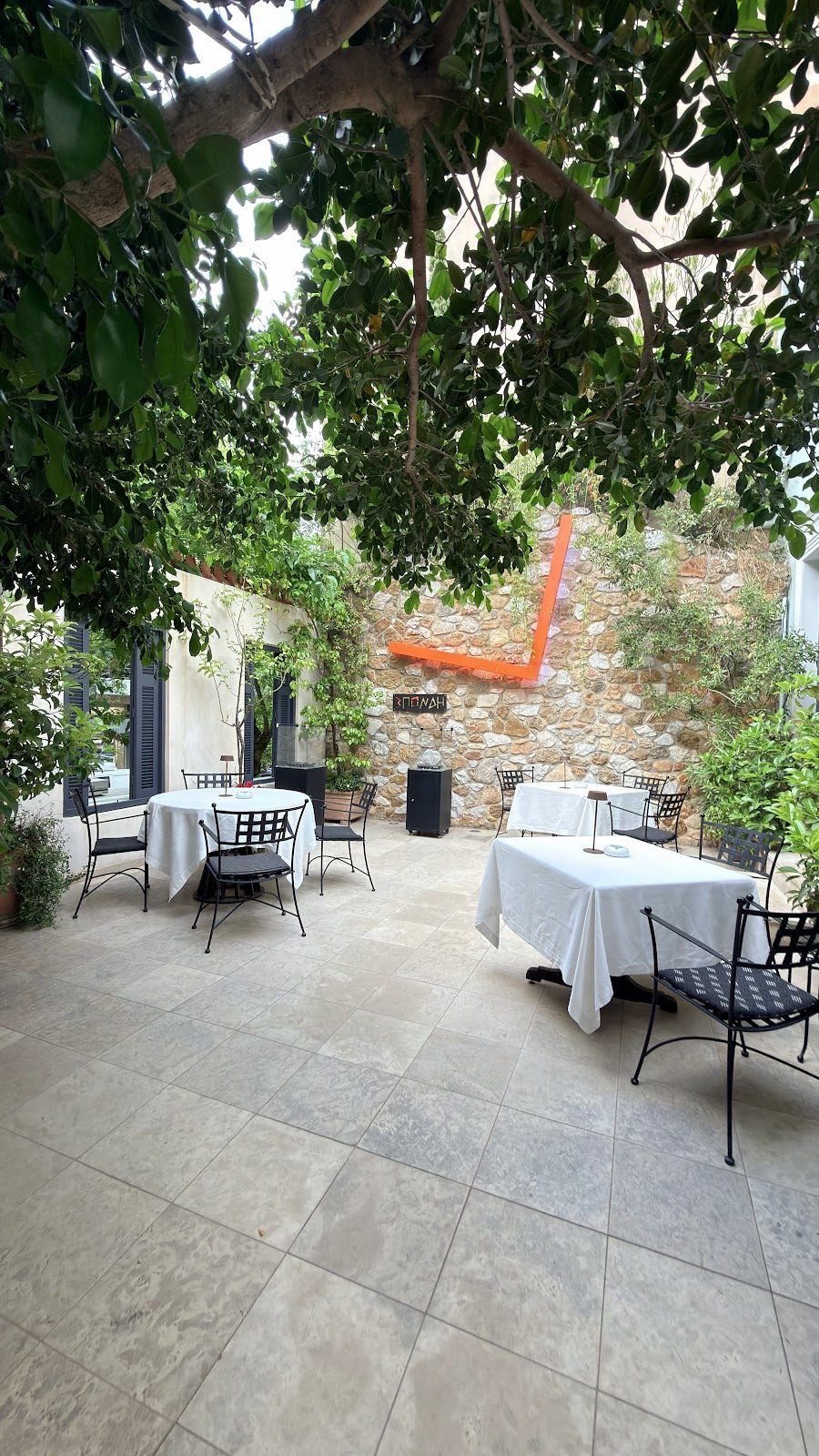 Spondi Bar Athens interior