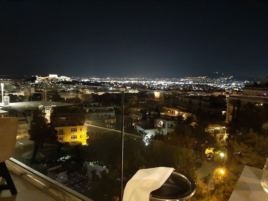 Roof Garden at St George Lycabettus cocktail at the bar