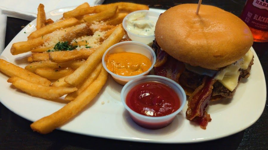 Cypress Street Pint & Plate Midtown atmosphere
