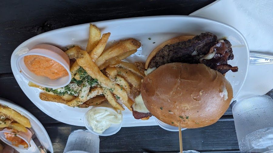 Cypress Street Pint & Plate bar service