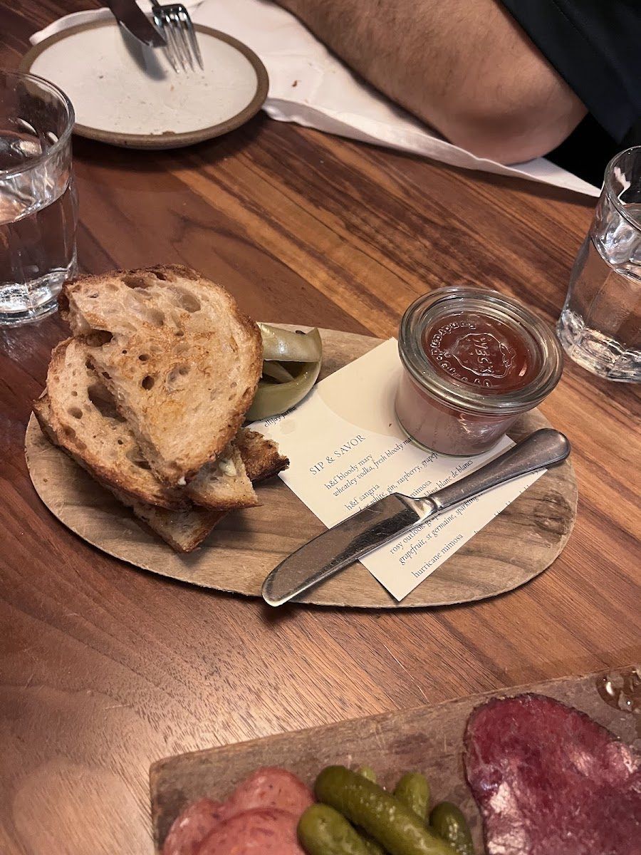 Holeman & Finch Public House bar service