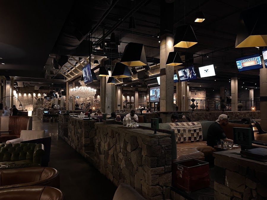 The Painted Duck bar service
