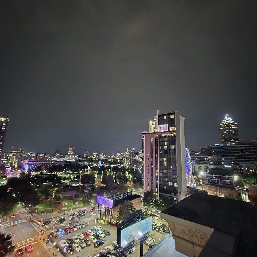 SkyLounge at Glenn Hotel Downtown atmosphere