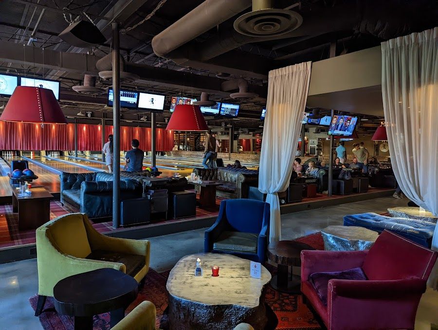 The Painted Pin Buckhead atmosphere