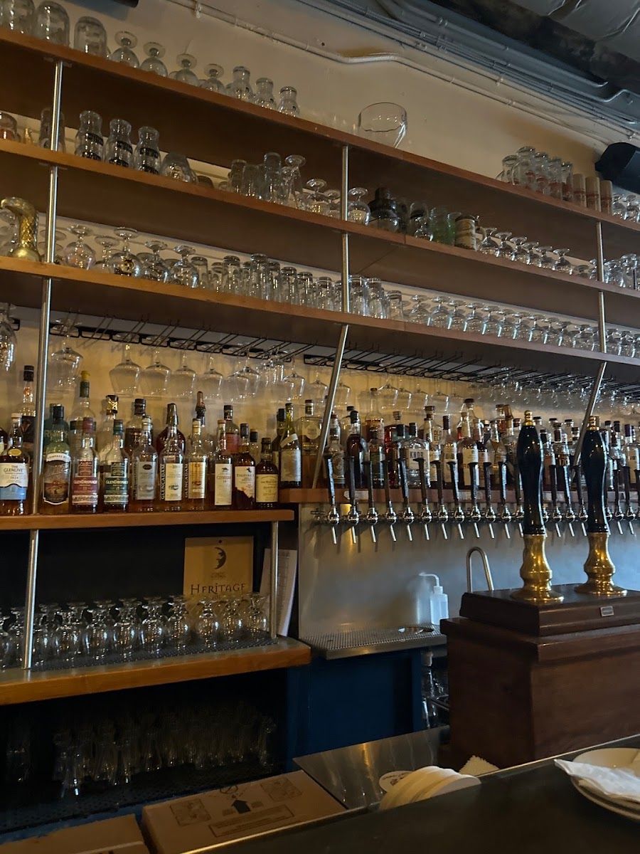 The Porter Beer Bar bar service