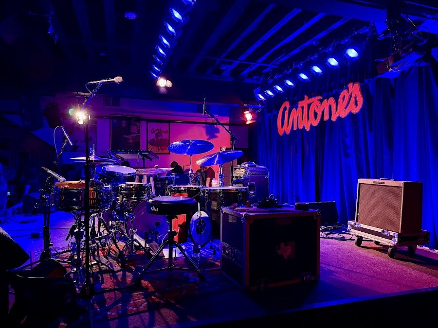 Antone's Nightclub bar service