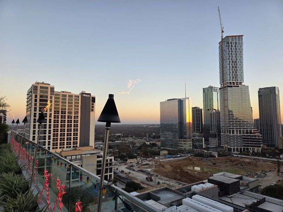 Azul Rooftop Downtown atmosphere