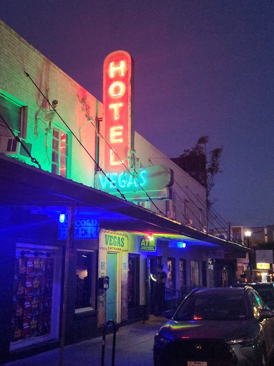 Hotel Vegas East Austin atmosphere