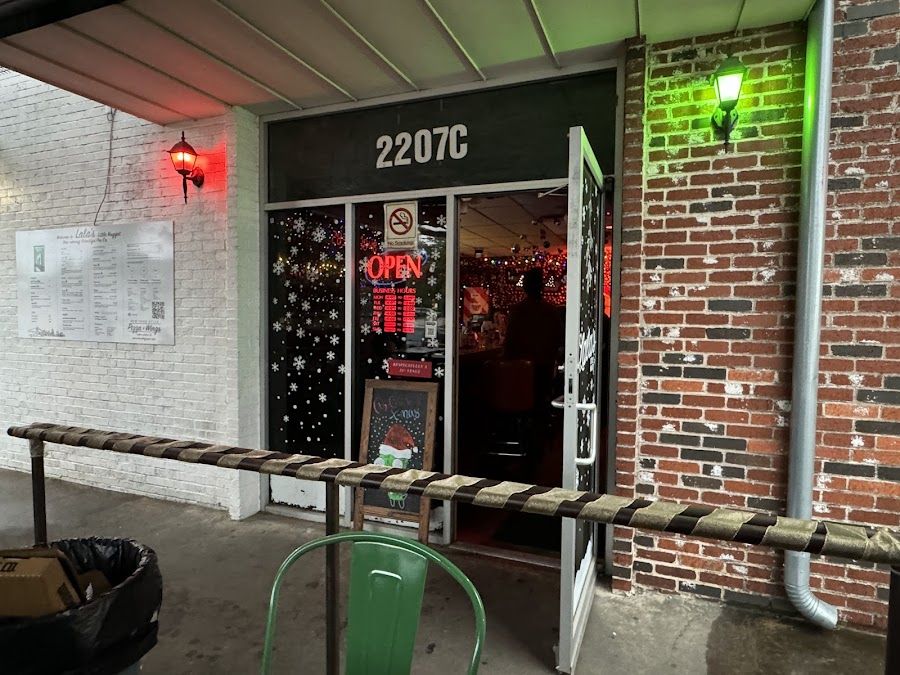 Lala's Little Nugget Allandale atmosphere