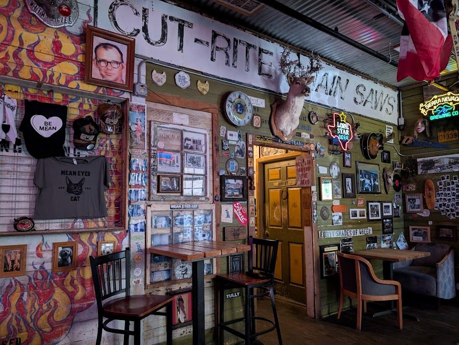 The Mean Eyed Cat Clarksville atmosphere