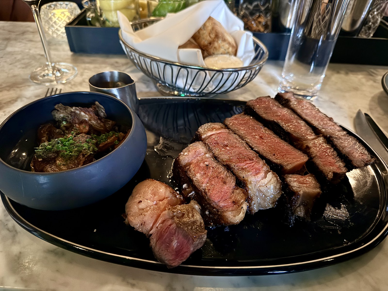 Olamaie, Austin