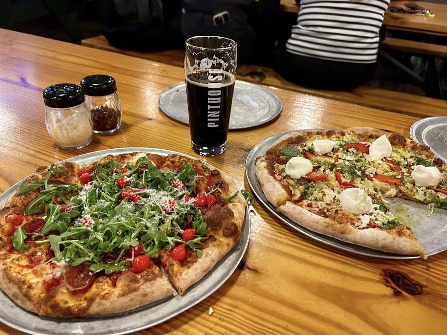 Pinthouse Pizza Brewing Burnet Road atmosphere