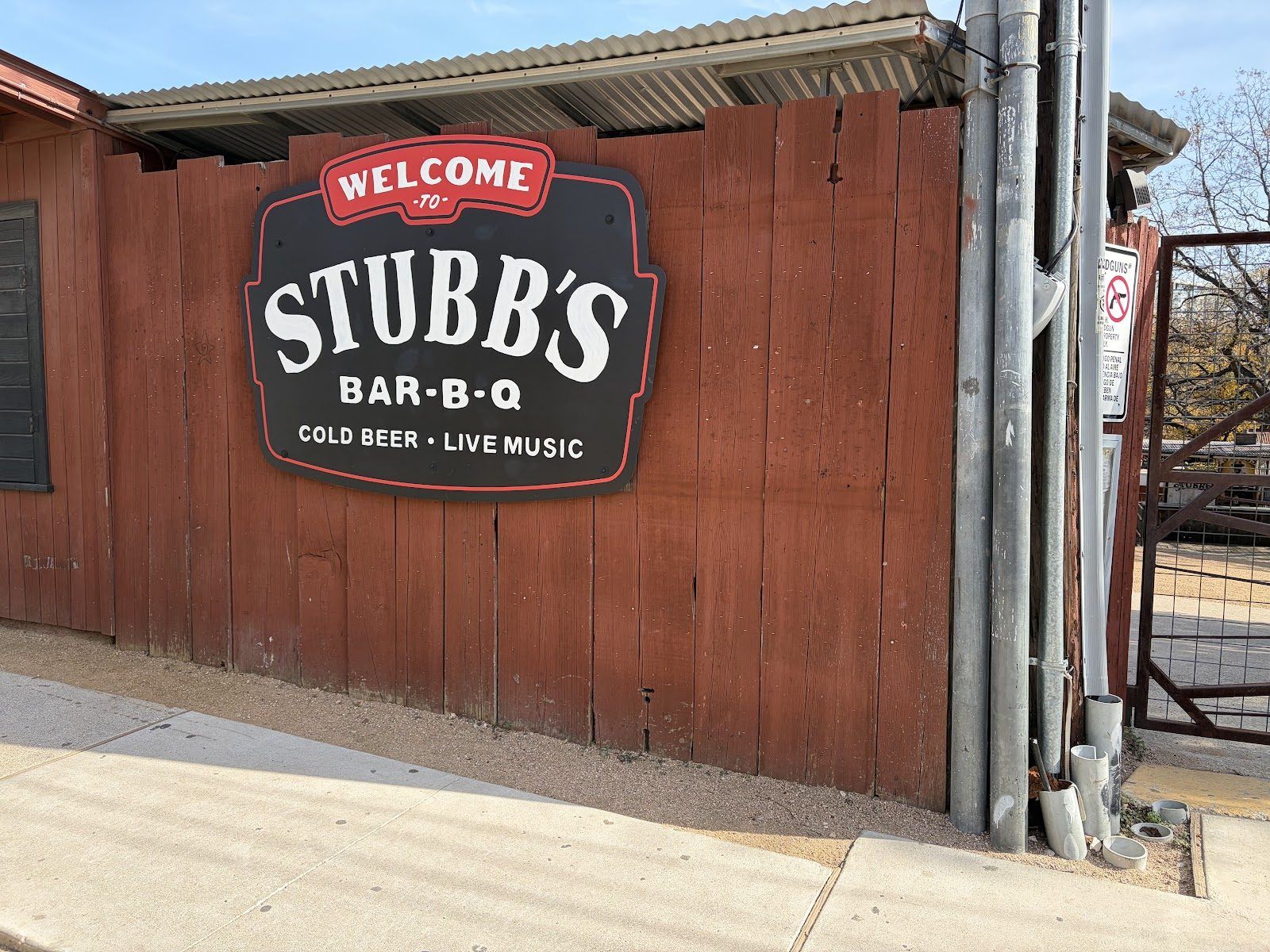 Stubb's Bar-B-Q Austin bar interior