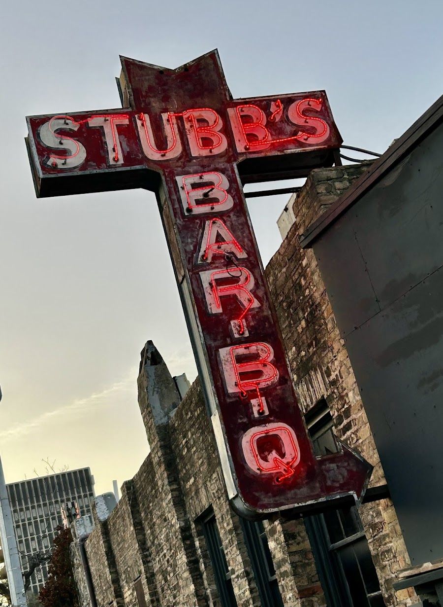 Stubb's Bar-B-Q bar service