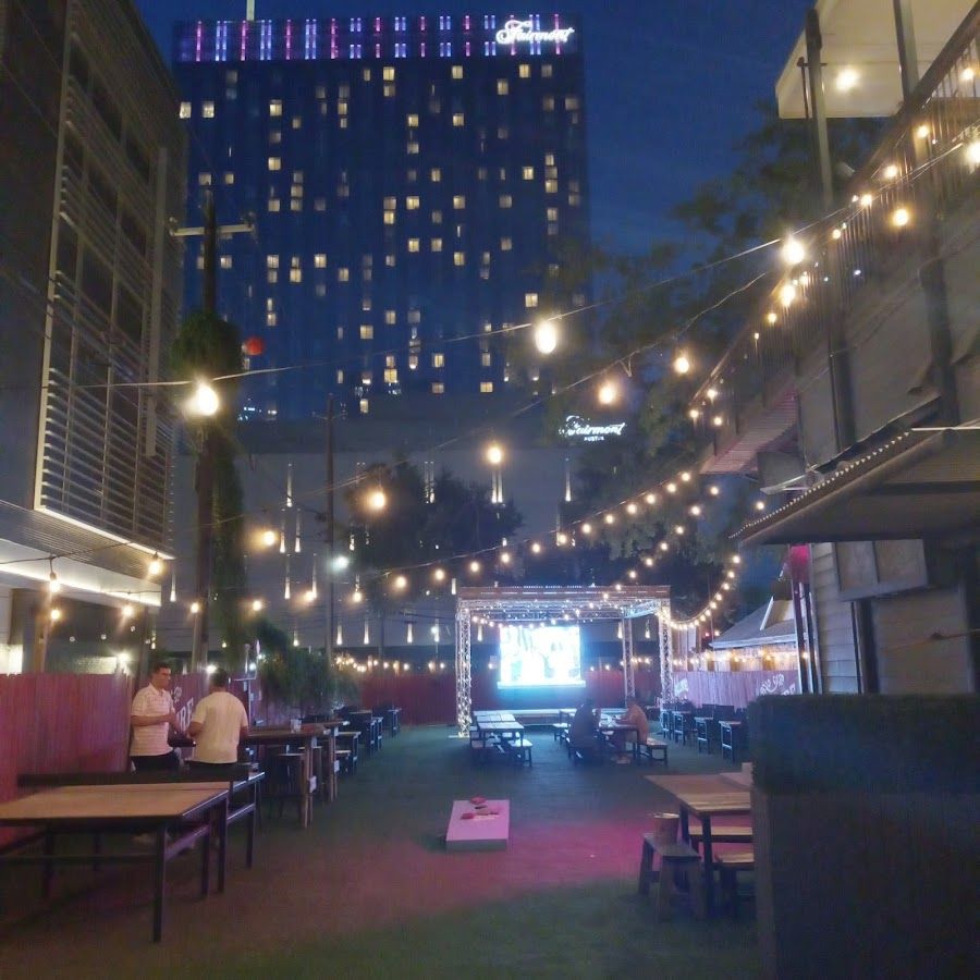 The Rooftop on Rainey Rainey Street atmosphere