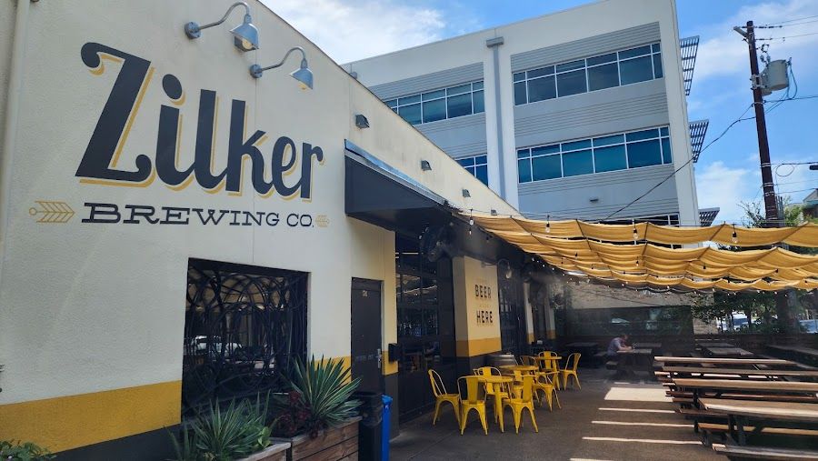 Zilker Brewing bar service