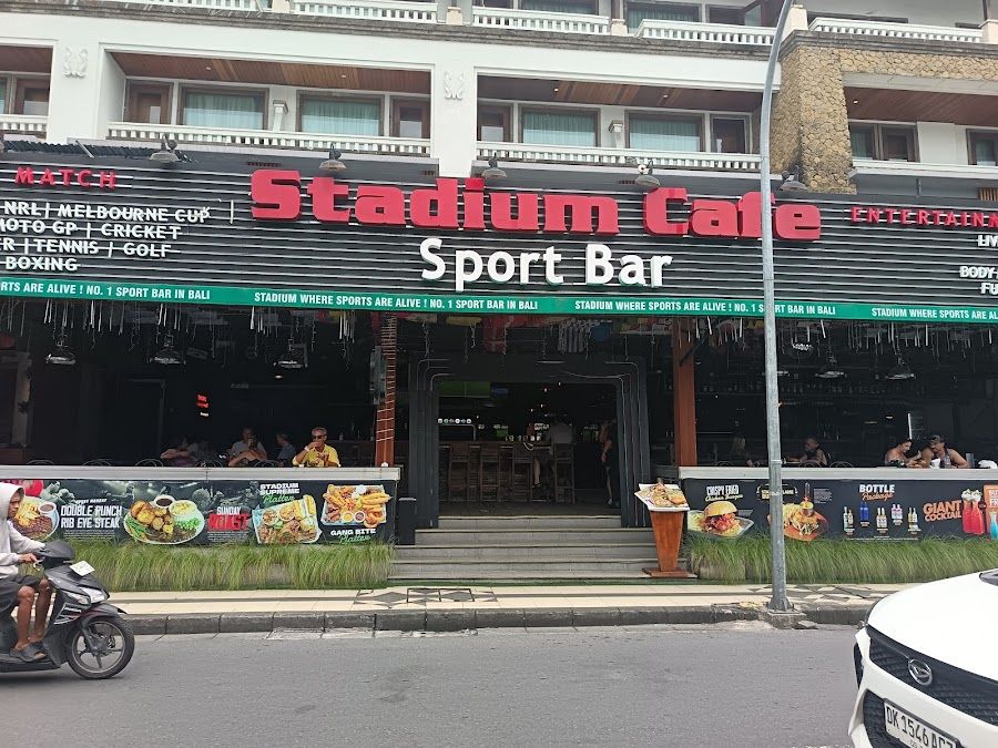 Stadium Cafe Sports Bar Kuta atmosphere