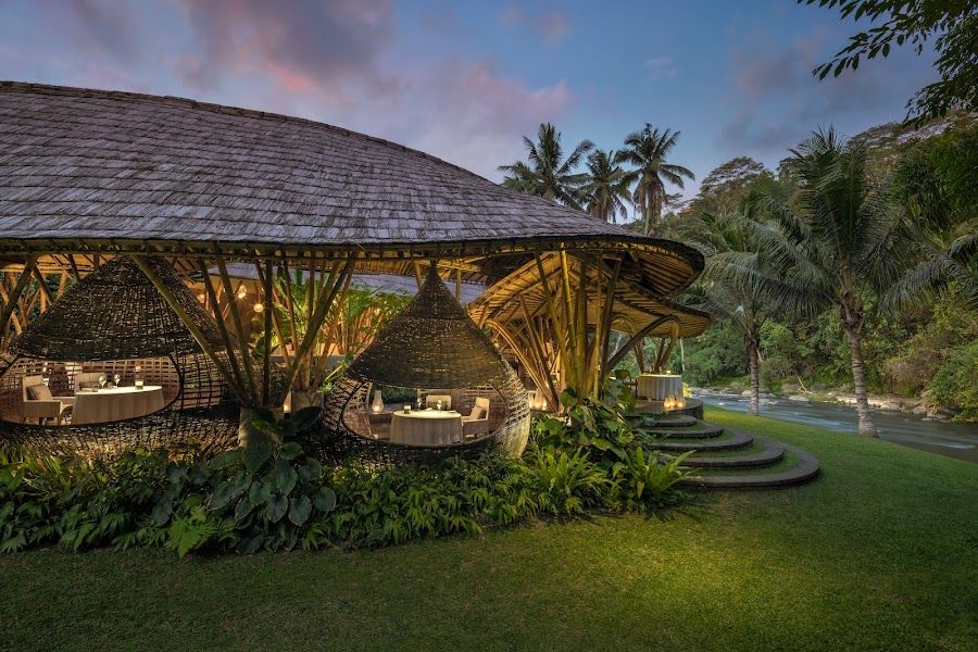 Bamboo Bar at Mandapa Ubud atmosphere