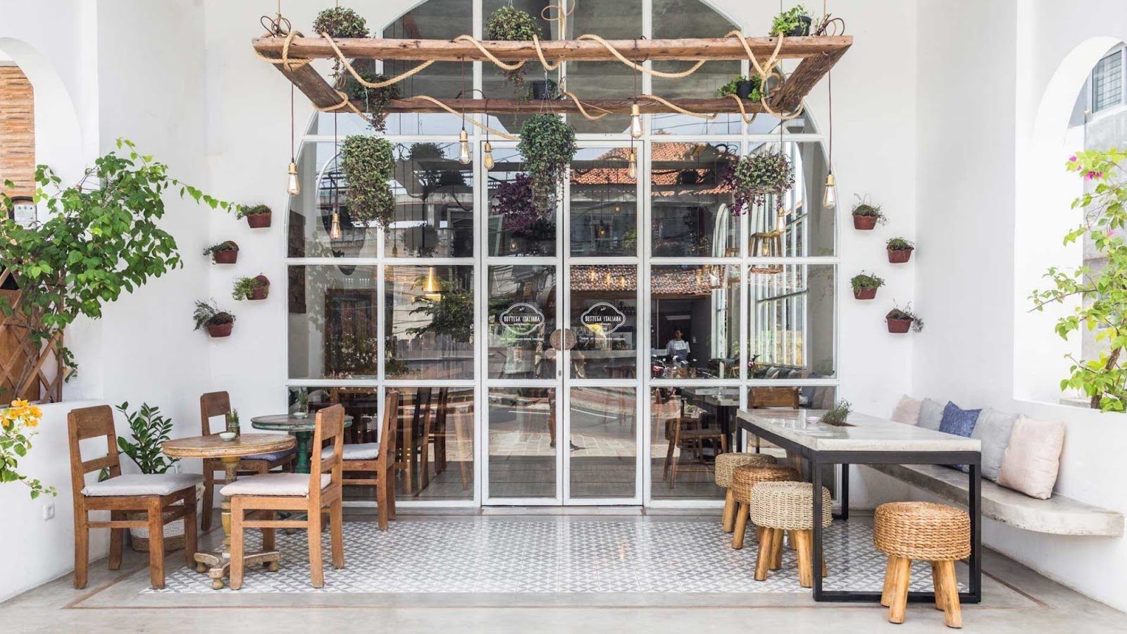 Bottega Italiana Bali bar interior