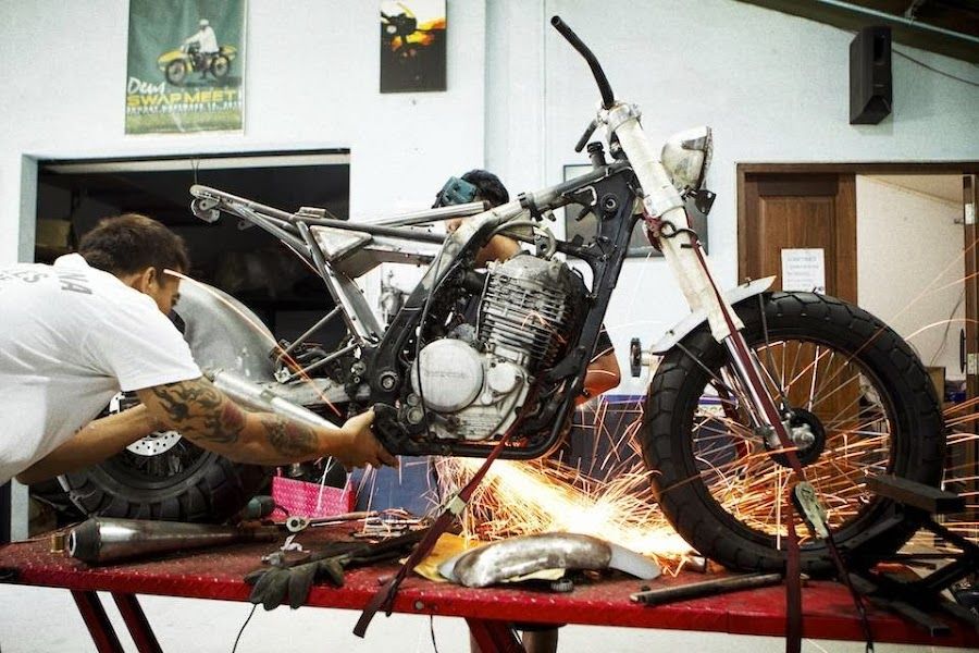 Deus Ex Machina bar service