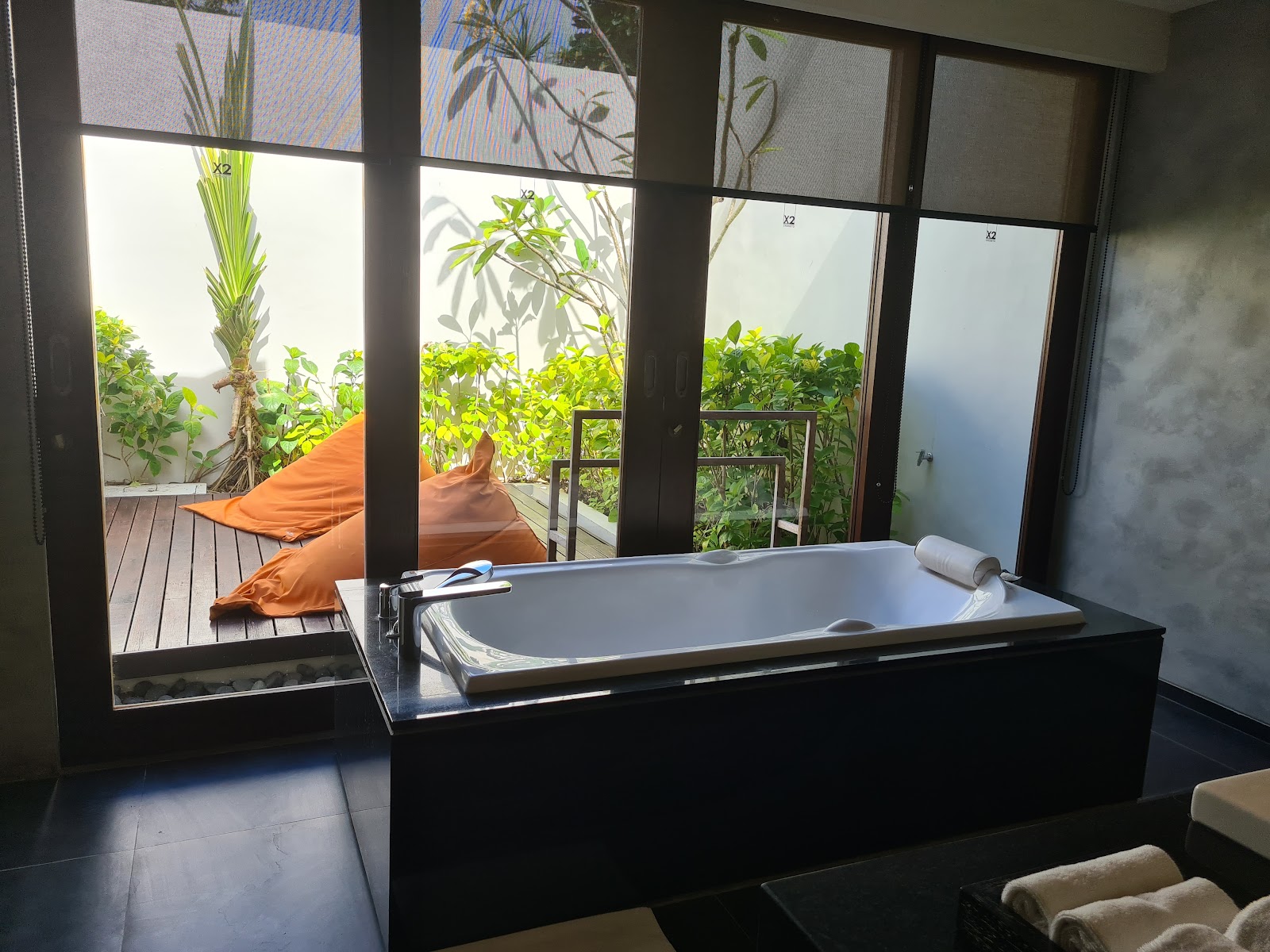 Fingers Crossed, Bali