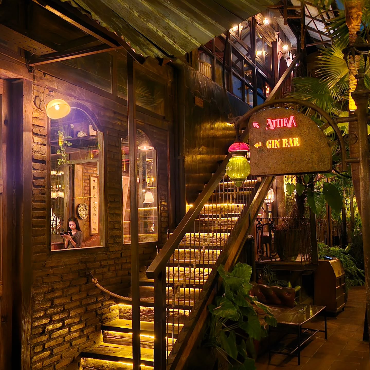La Favela Bali garden interior at night